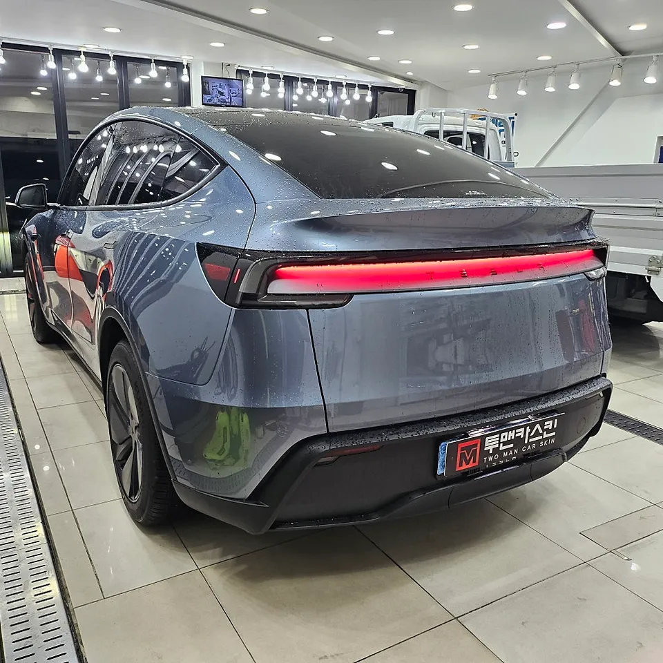 Tesla Model Y JuniperのPPF施工事例 施工写真 2-2