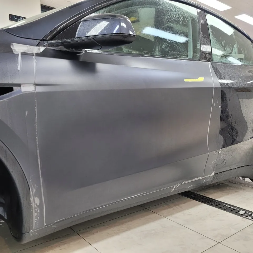 Tesla Model Y PPF施工事例|無光フィルムで高級感アップ 施工写真 1-2