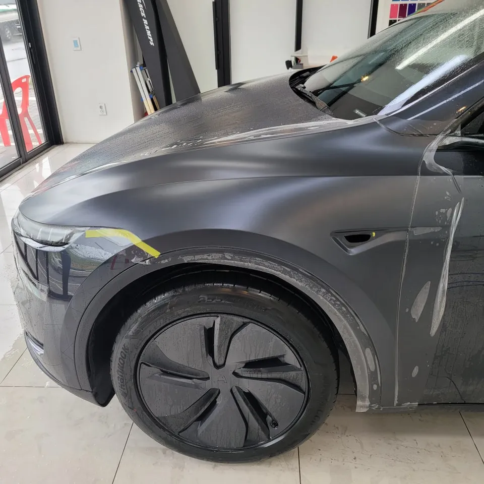 Tesla Model Y PPF施工事例|無光フィルムで高級感アップ 施工写真 1-3