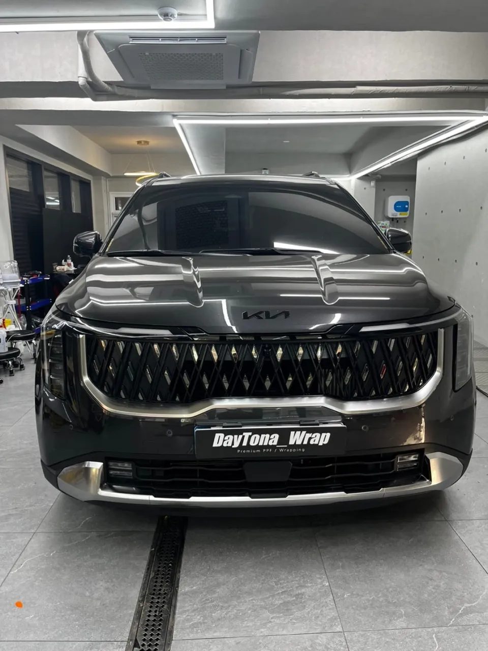Kia Carnivalのカーラッピング事例｜費用目安・仕上がり 施工写真 3-2