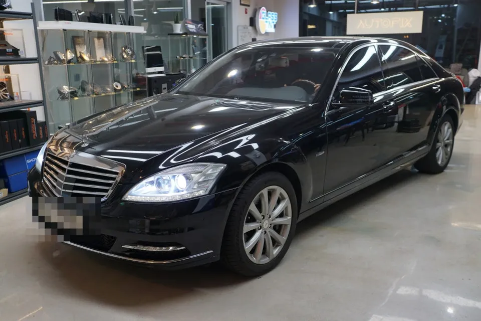 Mercedes-Benz S500 ambient lighting review