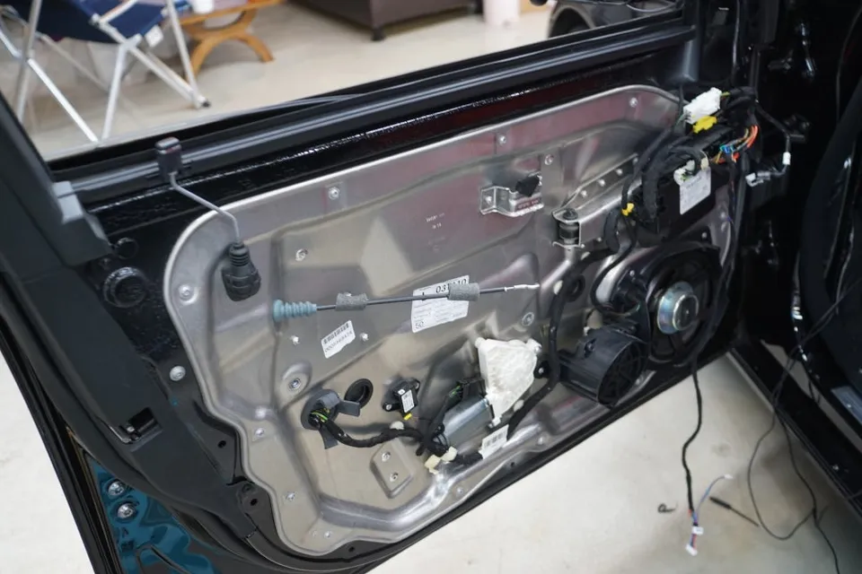 Mercedes-Benz S500 ambient lighting - Mercedes-Benz S500 Ambient Lighting Upgrade Review photo 3
