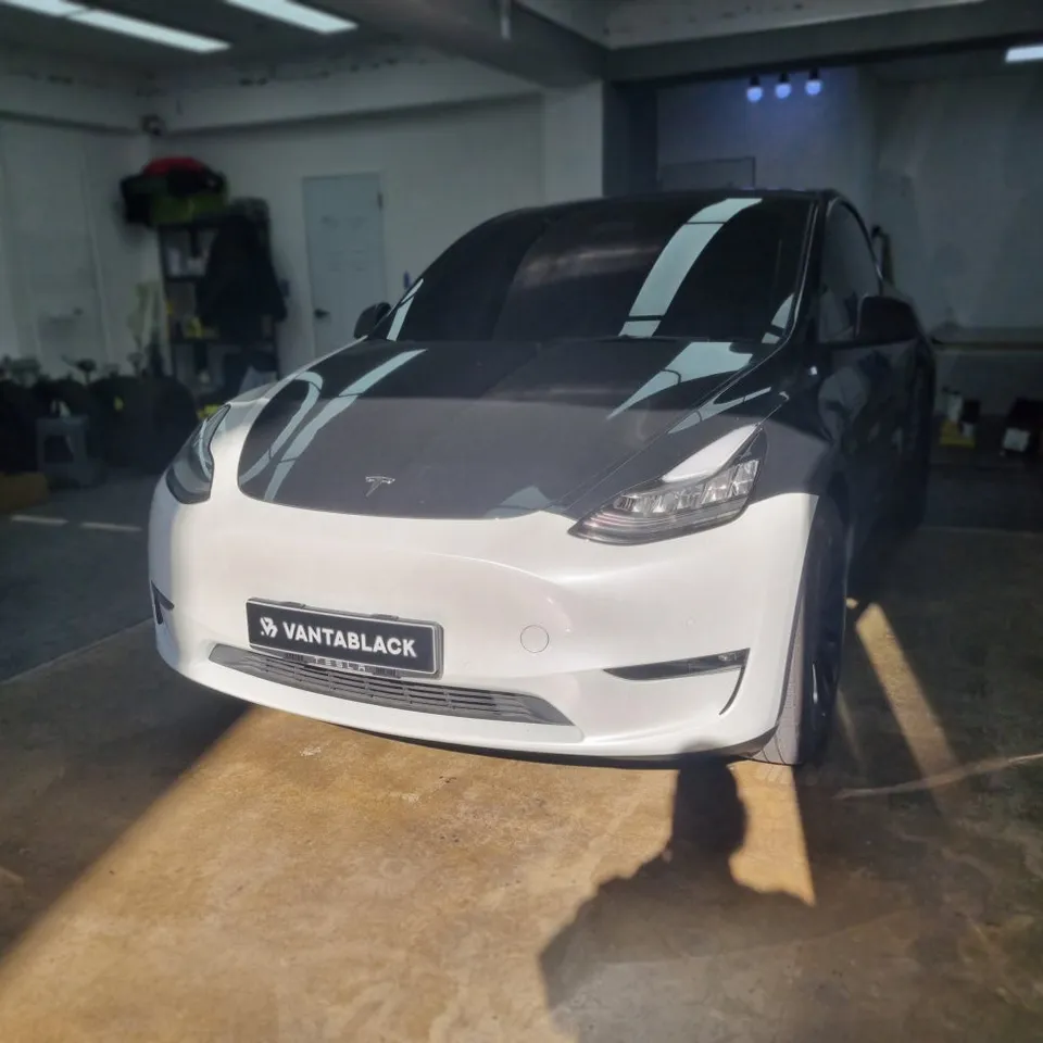 Tesla Model Yのカーラッピング事例|費用目安・仕上がり 施工写真 2-1