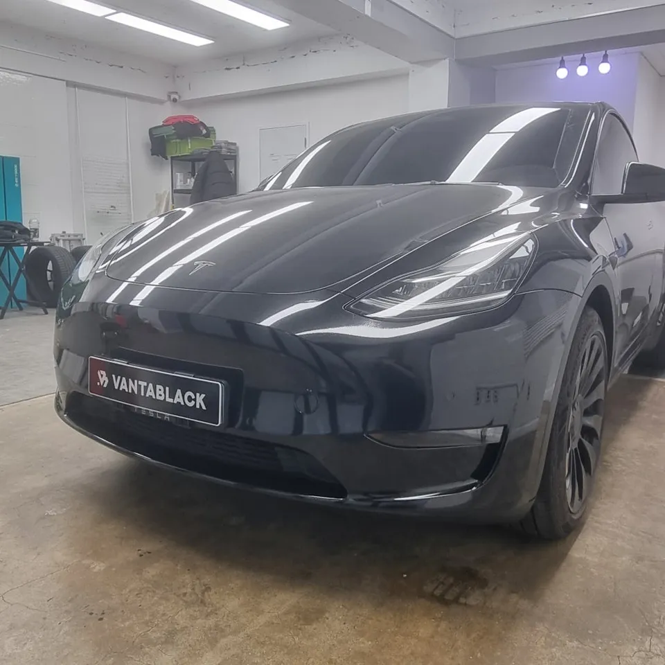 Tesla Model Yのカーラッピング事例|費用目安・仕上がり 施工写真 1-3