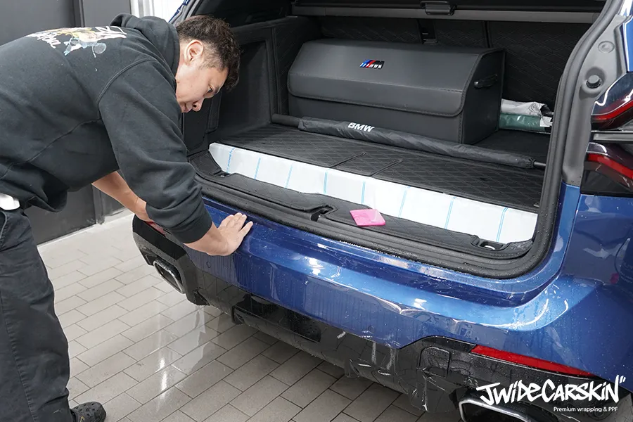 BMW X3 ppf - BMW X3 PPF Insurance Reinstall: Damaged Film Restoration photo 5