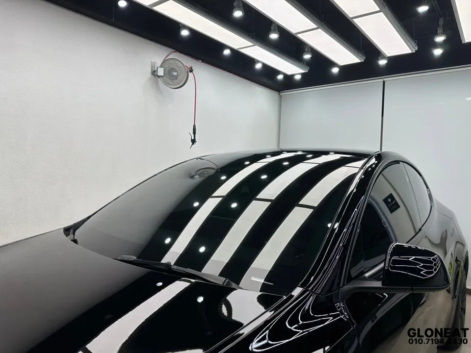 Tesla Model Yのカーフィルム施工事例|費用目安・仕上がり 施工写真 1-2