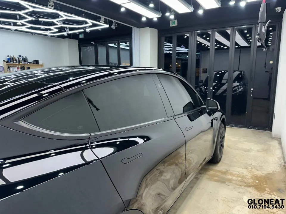 Tesla Model Yのカーフィルム施工事例|費用目安・仕上がり 施工写真 2-2