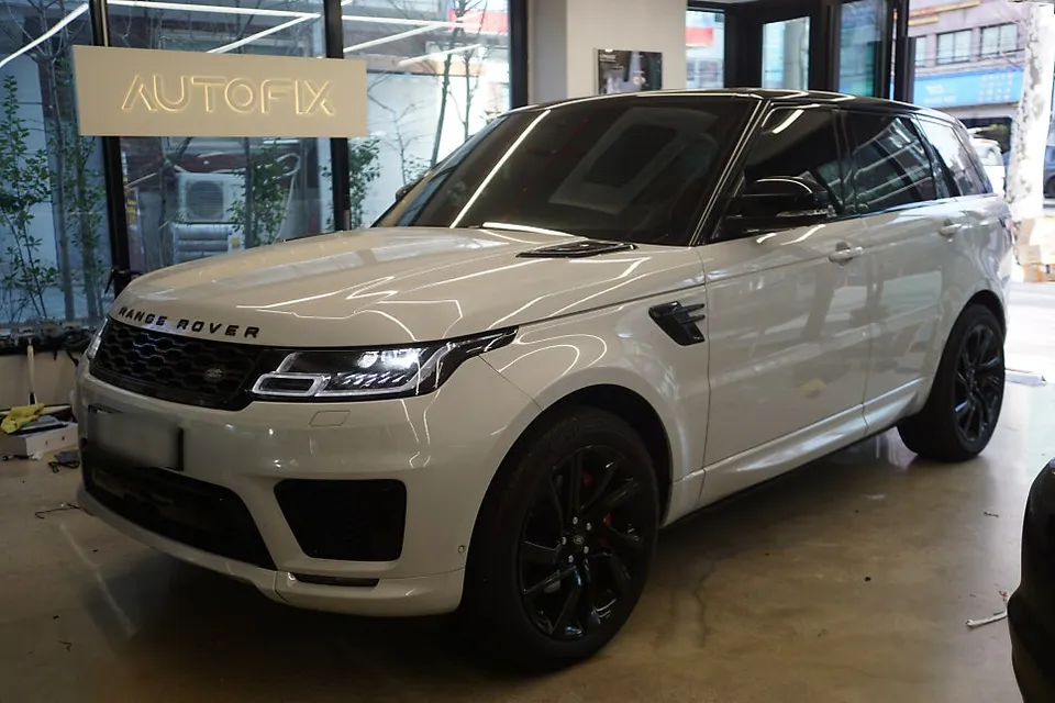 Land Rover Range Rover Sport ambient lighting installation result