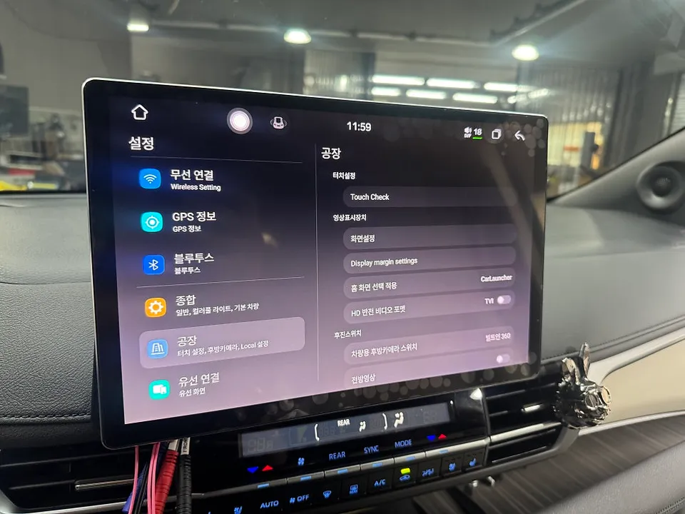 Toyota SiennaのAndroid Auto・CarPlay取付事例 施工写真 2-2