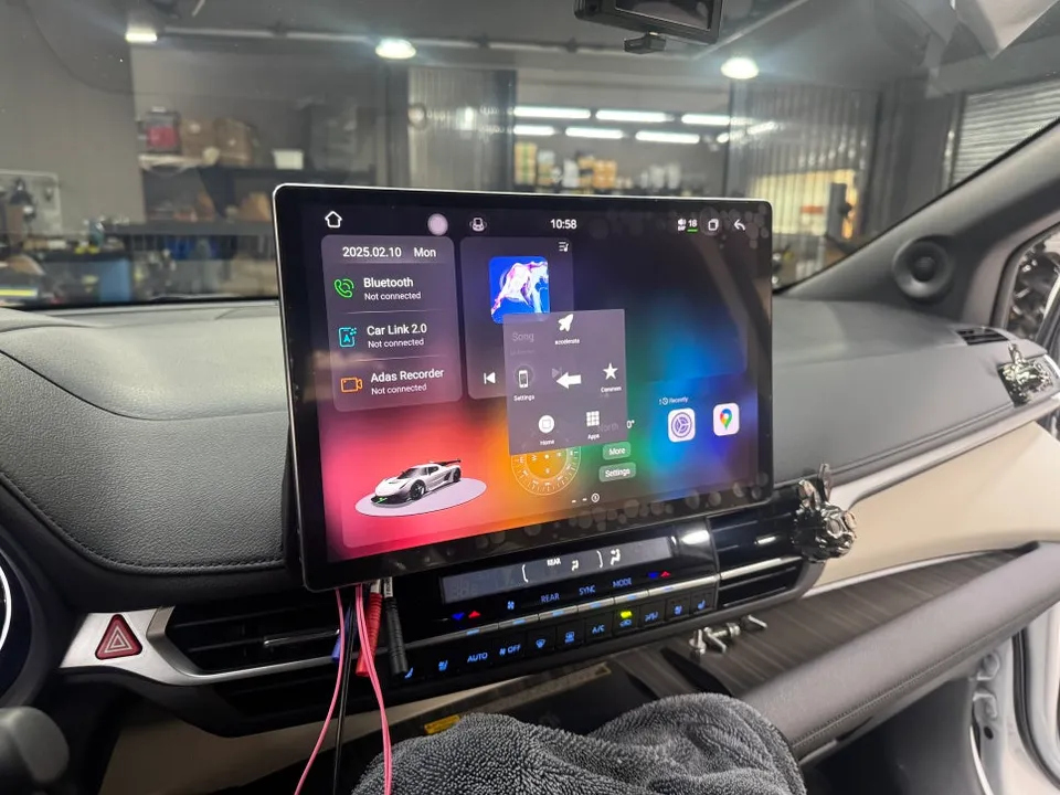 Toyota SiennaのAndroid Auto・CarPlay取付事例 施工写真 4-2