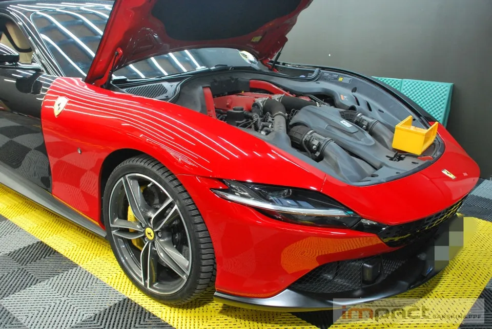 Ferrari RomaのPPF施工事例|ブラックPPF再施工 施工写真 2-1