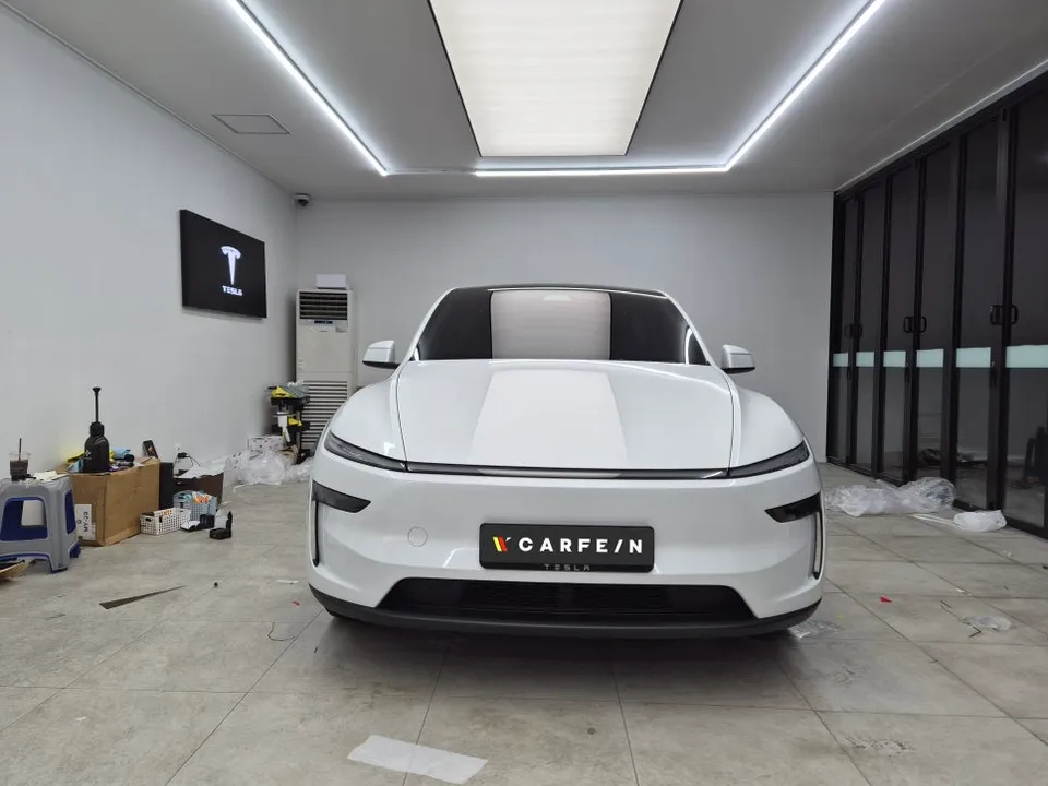 Tesla Model Yのカーフィルム施工事例 施工写真 6