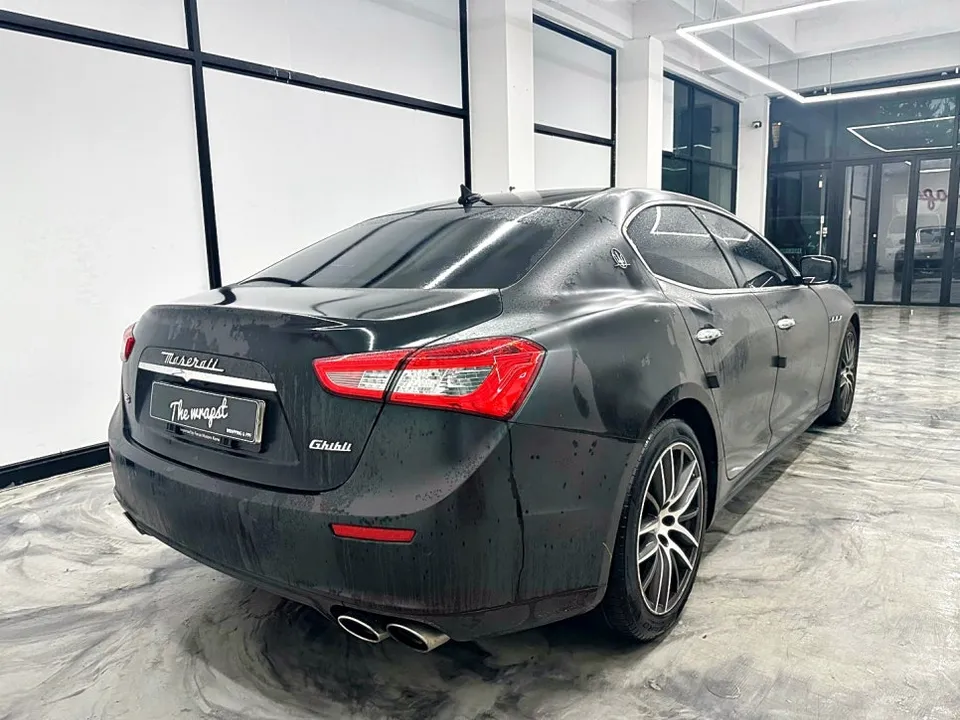 Maserati Ghibliのカーラッピング事例｜費用目安・仕上がり 施工写真 2-1