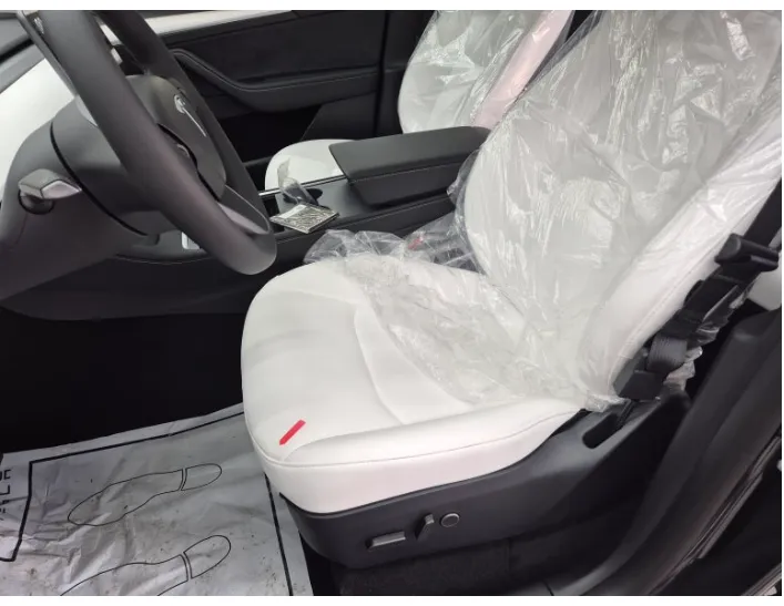 Tesla Model Yのカーフィルム施工事例|費用目安・仕上がり 施工写真 4-1
