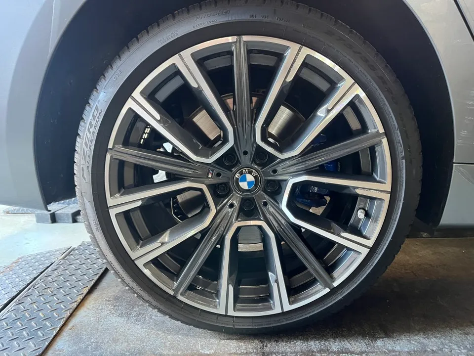 BMW 7 Series G11/G12のホイールリペア・塗装事例 写真