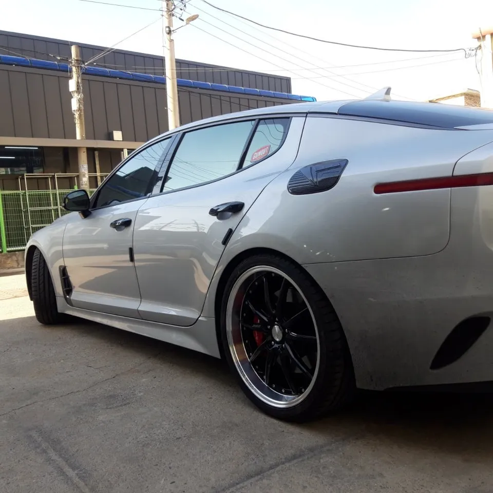 Kia Stinger tires - Kia Stinger Tire Replacement: LOXARNY 20-Inch Gloss Black Install photo 4