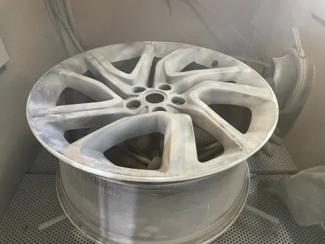 BMWのホイールリペア・塗装事例 施工写真 2-2