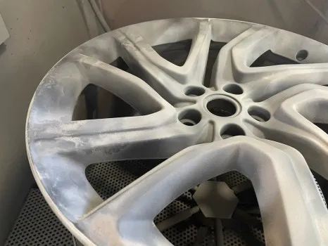 BMWのホイールリペア・塗装事例 施工写真 4-2