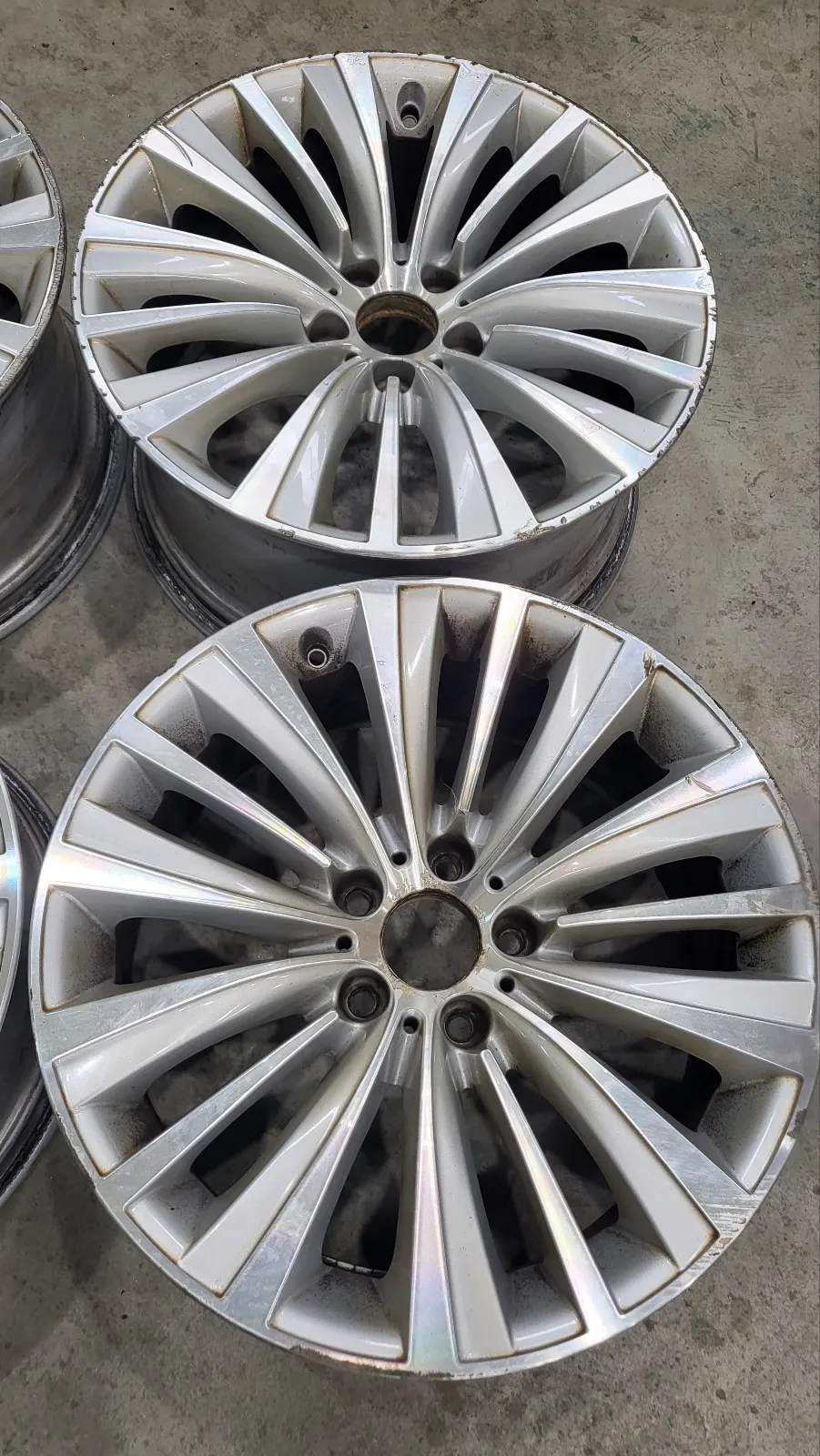 BMW 5 Series GT wheel repair - BMW 5 Series GT Wheel Repair Review: Powder Coating for Like-New photo 2