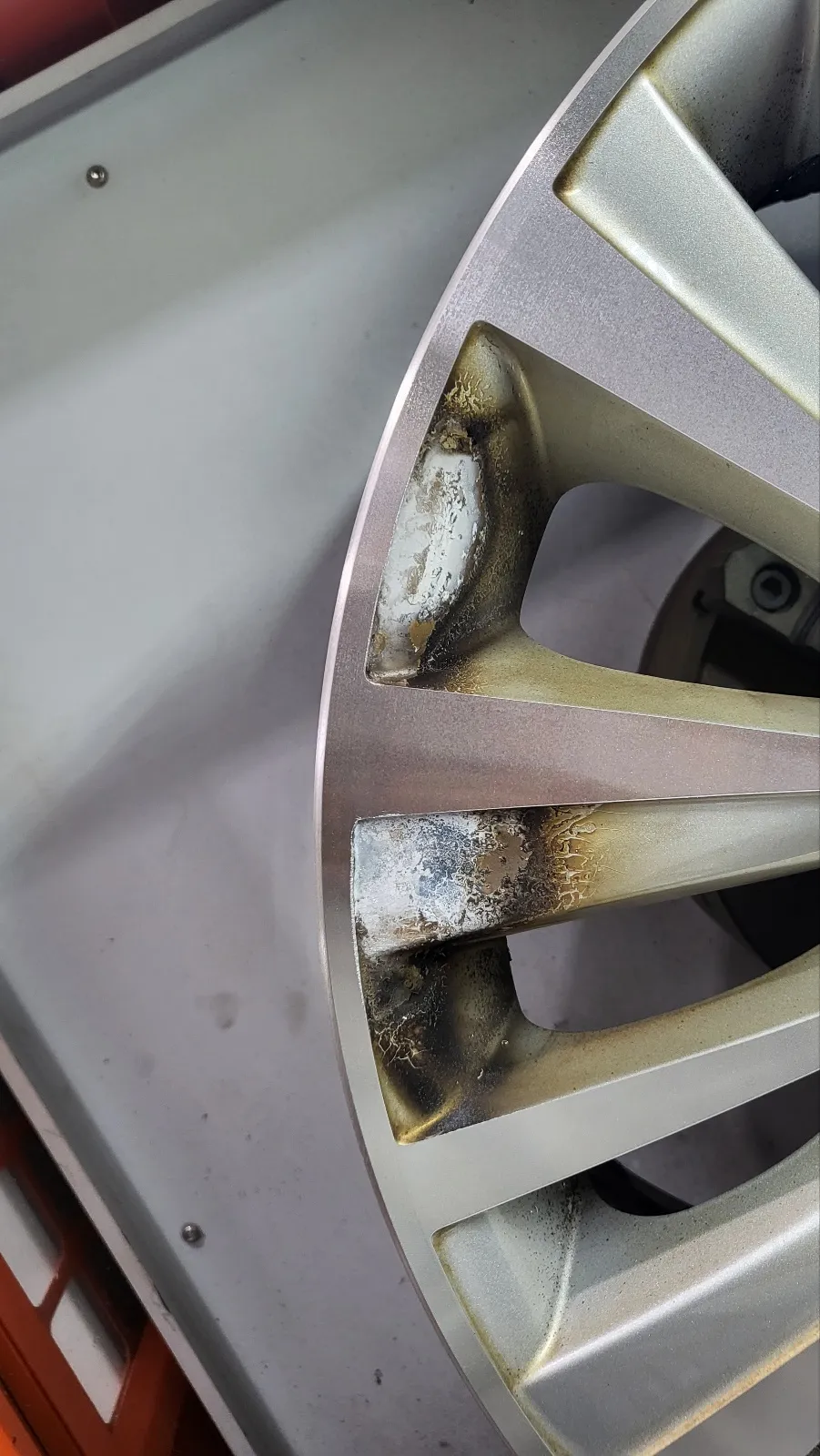 BMW 5 Series GT wheel repair - BMW 5 Series GT Wheel Repair Review: Powder Coating for Like-New photo 4