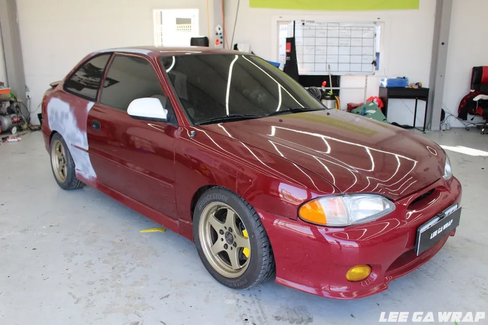 Hyundai Accent vinyl wrap - Hyundai Accent Vinyl Wrap Review: High-Gloss Concrete Color photo 3