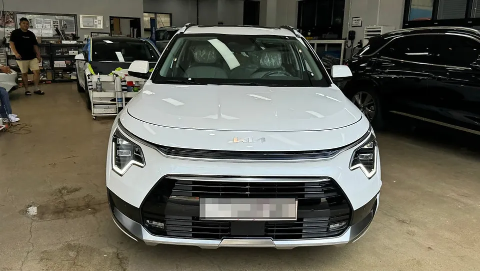 Kia Niro Hybrid new car package - Kia Niro Hybrid New Car Package Review — Flaw Found! photo 4