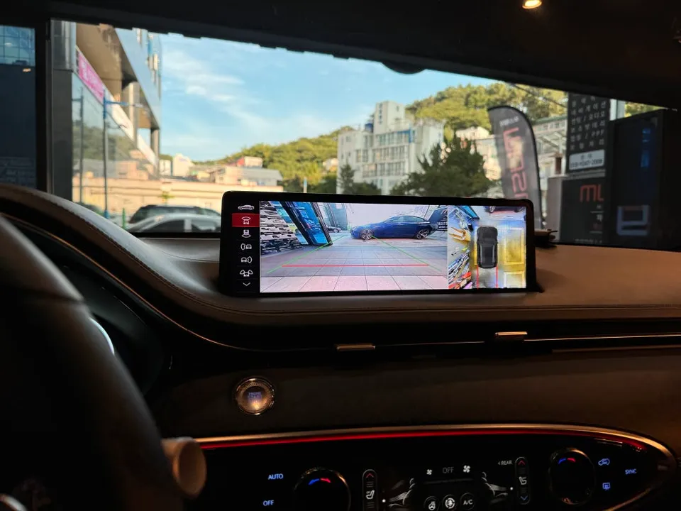 Genesis GV70 around view - Genesis GV70 360 Camera Review — Enhanced Parking photo 6
