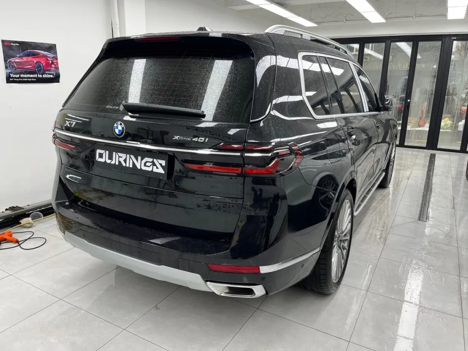 BMW X7のカーラッピング事例|クロームパーツをブラック化 施工写真 1-2