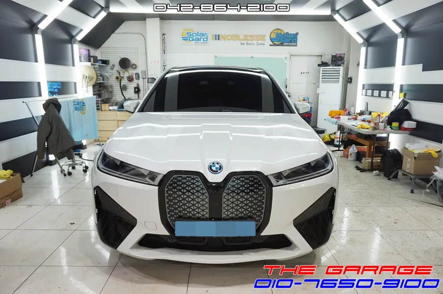 BMW iXのカーフィルム施工事例 写真