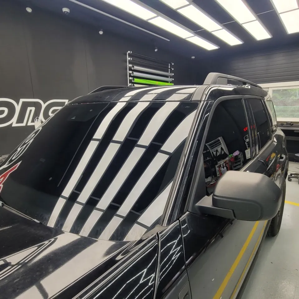 Ford Broncoのカーフィルム施工事例|費用目安・仕上がり 施工写真 2-3