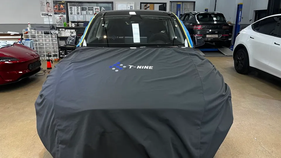 Tesla Model Yのカーフィルム施工事例|費用目安・仕上がり 施工写真 2-1