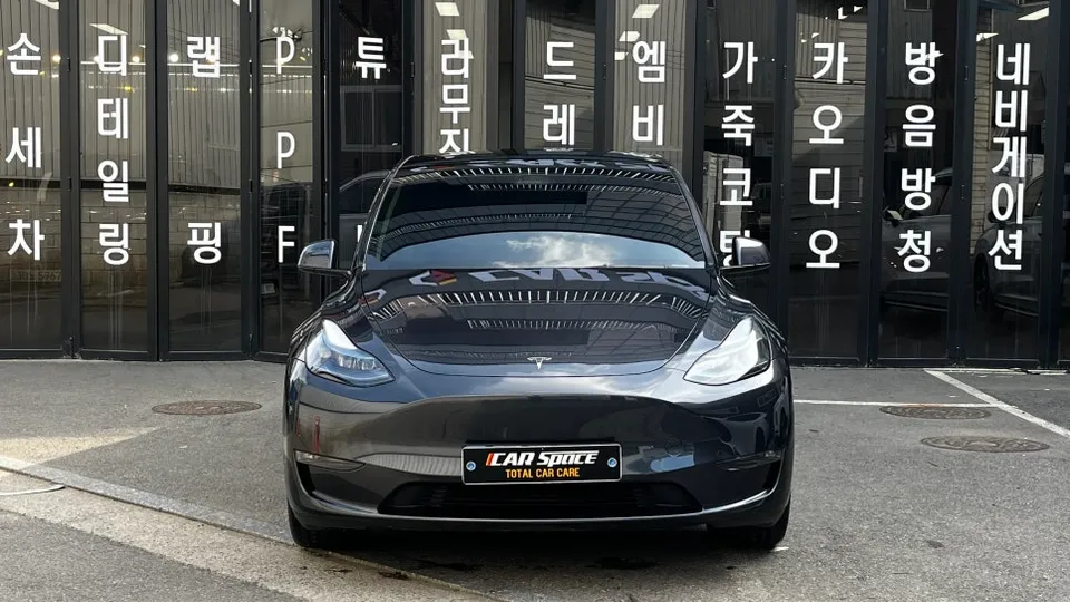 Tesla Model Yのカーフィルム施工事例|費用目安・仕上がり 施工写真 3-2