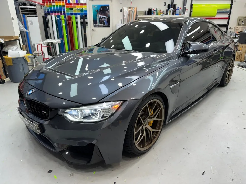 BMW M4 vinyl wrap - BMW M4 Vinyl Wrap Review: Laguna Blue Finish photo 5