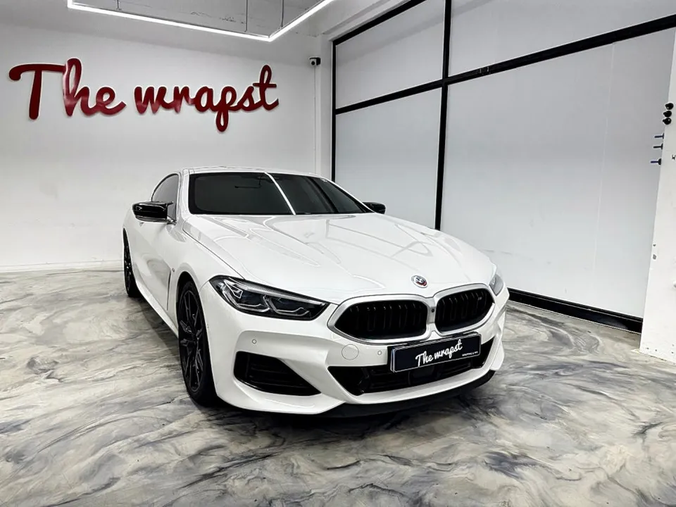 BMW 8 Seriesのカーラッピング事例|費用目安・仕上がり 施工写真 3-1