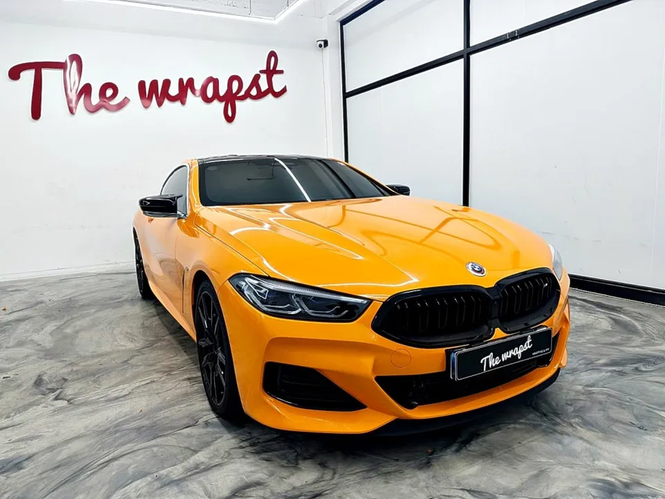 BMW 8 Seriesのカーラッピング事例|費用目安・仕上がり 施工写真 1-2