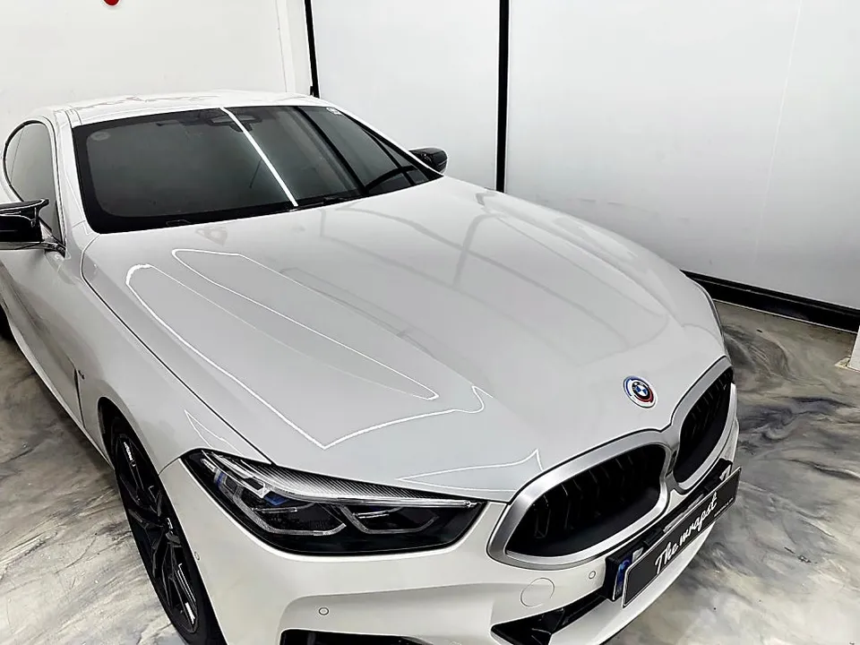 BMW 8 Seriesのカーラッピング事例|費用目安・仕上がり 施工写真 1-3