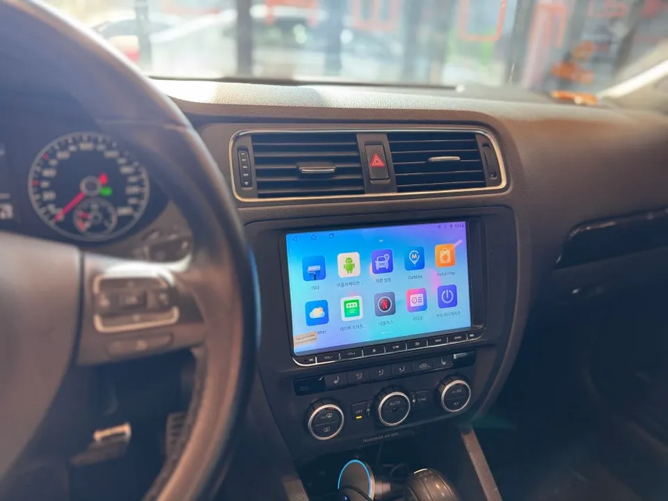 Volkswagen JettaのAndroid Auto・CarPlay取付事例 施工写真 3-2