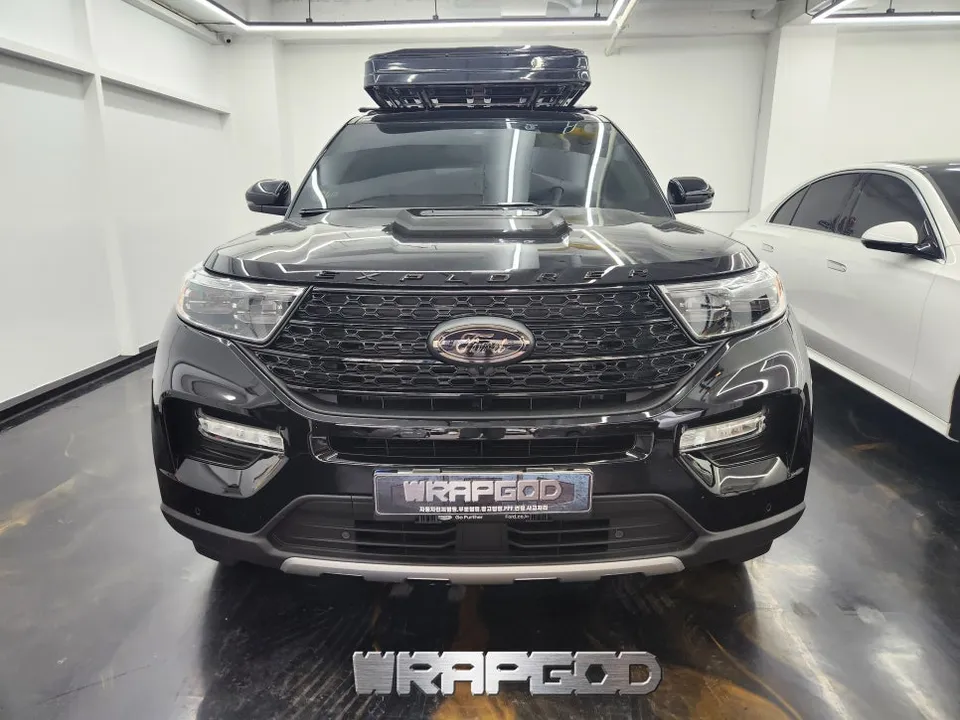 Ford Explorer 6th Genのカーラッピング事例｜費用目安・仕上がり 施工写真 3-1