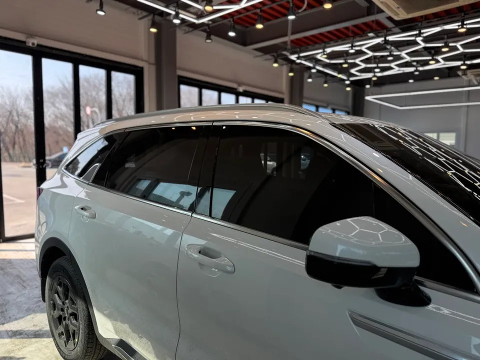 Kia SorentoのPPF施工事例｜ハイグロシ部分保護 施工写真 1-2