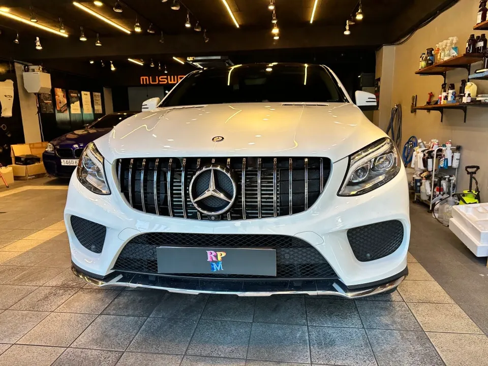 Mercedes-Benz GLE Auto Service Review — Interior Ambient Upgrade photo 1