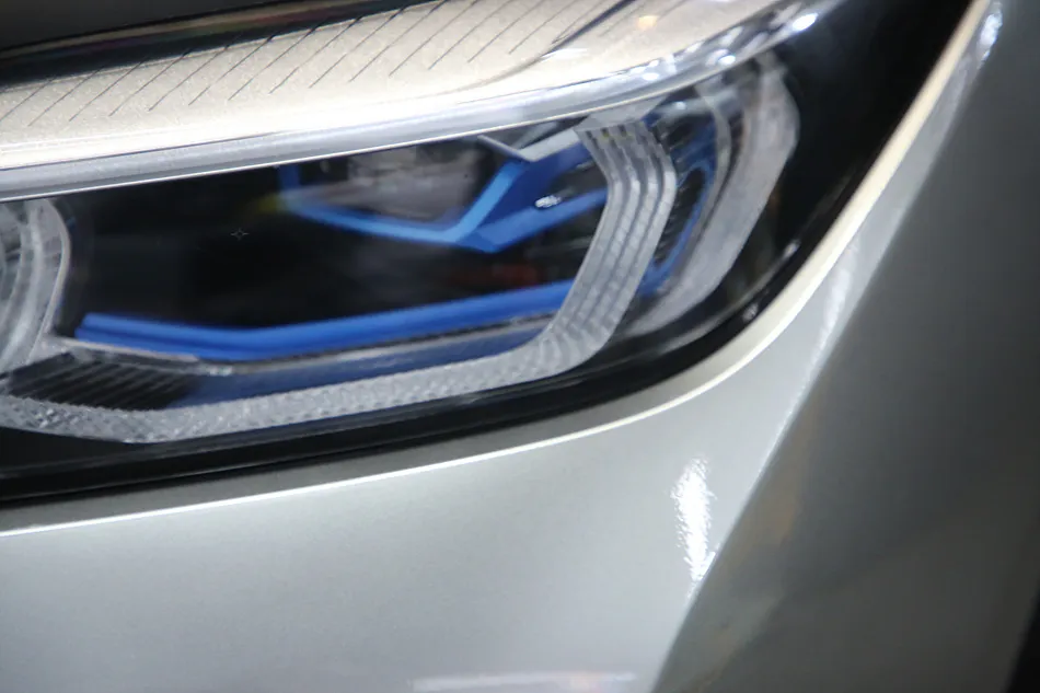 BMW 7 Series G11 PPF施工事例｜ヘッドライト保護の重要性 施工写真 1-3