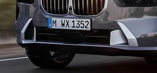BMW X7 Vinyl Wrap Review: Chrome Delete for a Sleek Look