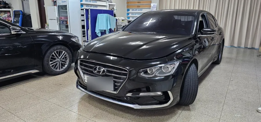 Hyundai Grandeur IG body repair installation result