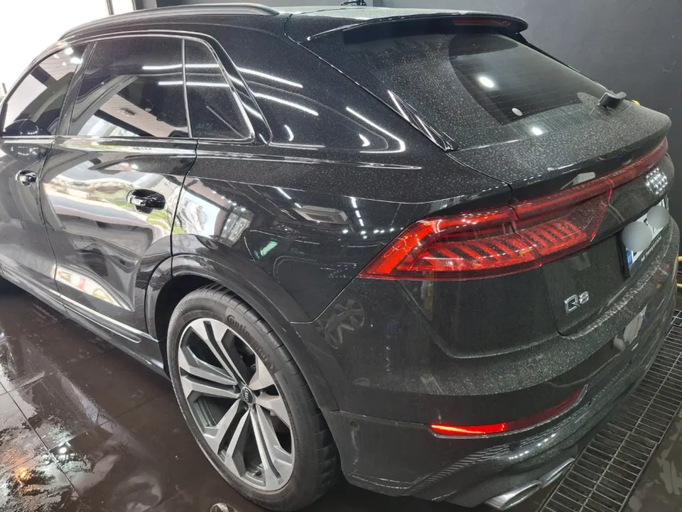 Audi Q8のPPF施工事例|費用目安と仕上がり 施工写真 3-1