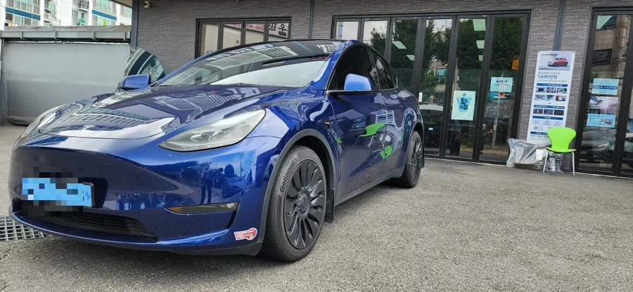 Tesla Model Y カーフィルム施工事例｜断熱・UVカット効果 施工写真 5