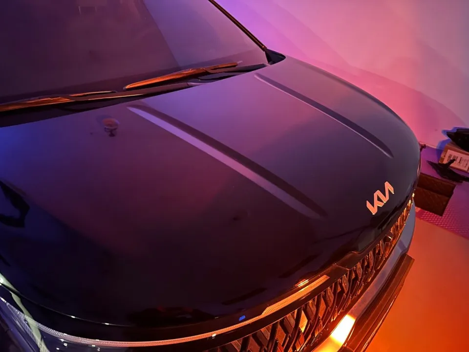 Kia Carnival Hi-Limousineのガラスコーティング事例|韓国での施工 施工写真 1-3