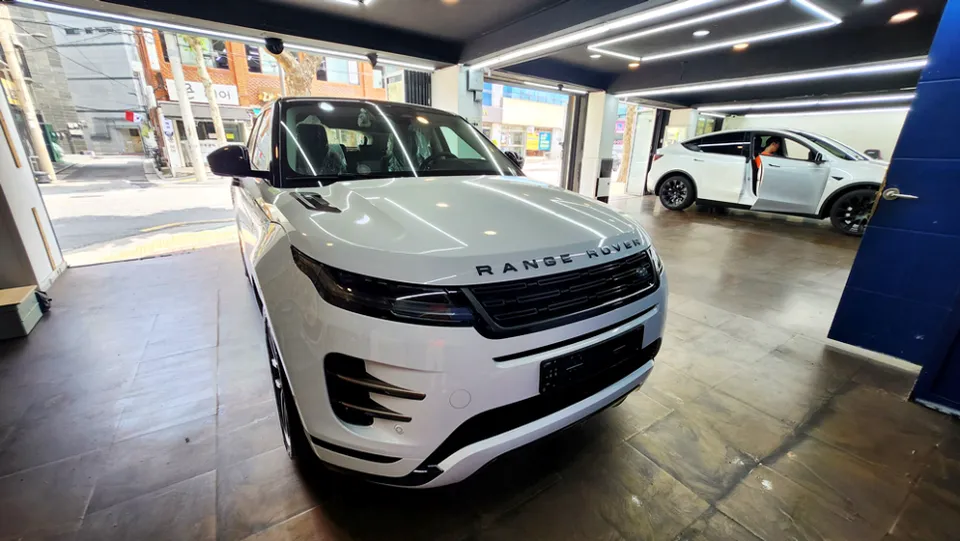 Land Rover Evoque interior customization review