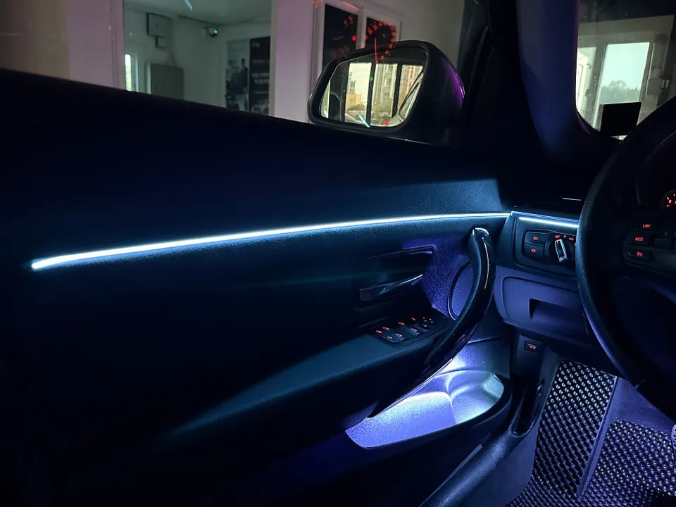 BMW 3 Series ambient lighting - BMW 3 Series Ambient Lighting Review - Enhanced Interior Mood photo 4