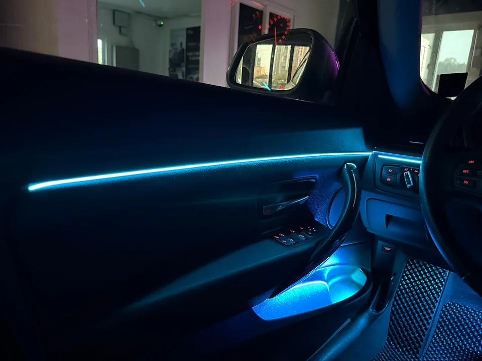 BMW 3 Series ambient lighting - BMW 3 Series Ambient Lighting Review - Enhanced Interior Mood photo 5