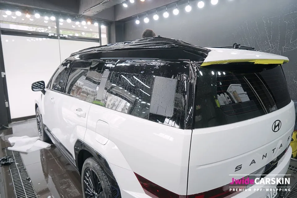 Hyundai Santa Fe TMのPPF施工事例｜黒光沢で高級感をプラス 施工写真 4
